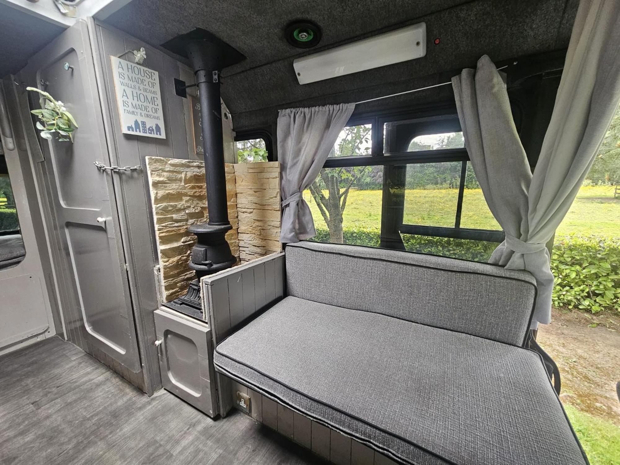 Retro Camper Hire Hotel Dublin Kültér fotó